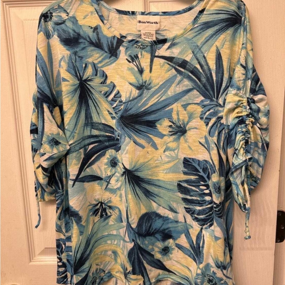 Bon Worth Women's Blue Floral Top